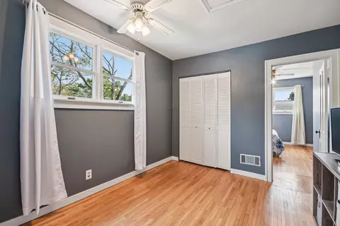 Bedroom - 402 E Van Buren St, Ottawa, IL 61350 photo 1 of 6