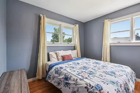 Bedroom - 402 E Van Buren St, Ottawa, IL 61350 photo 3 of 6