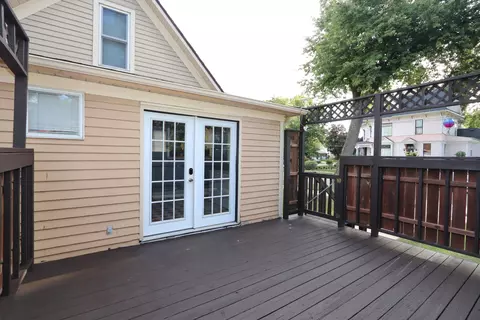 Exterior - 402 E Van Buren St, Ottawa, IL 61350 photo 4 of 10