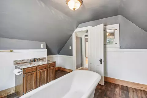 Bath - 402 E Van Buren St, Ottawa, IL 61350 photo 3 of 3