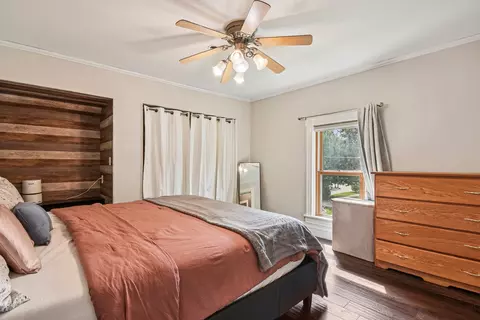 Bedroom - 402 E Van Buren St, Ottawa, IL 61350 photo 5 of 6