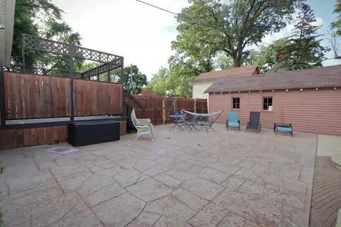 Exterior - 402 E Van Buren St, Ottawa, IL 61350 photo 5 of 10