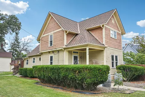 402 E Van Buren St, Ottawa, IL 61350