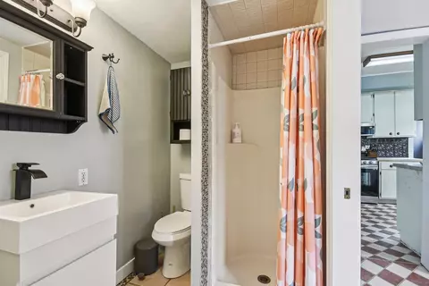 Bath - 402 E Van Buren St, Ottawa, IL 61350 photo 1 of 3