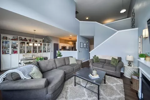 Living - 772 Panorama Ct, Aurora, IL 60502 photo 2 of 3
