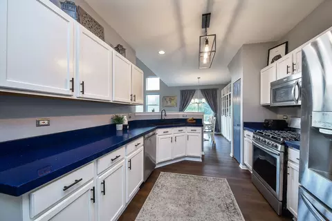 Kitchen - 772 Panorama Ct, Aurora, IL 60502 photo 2 of 3
