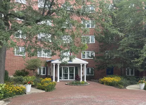 6701 N Milwaukee Ave #406, Niles, IL 60714