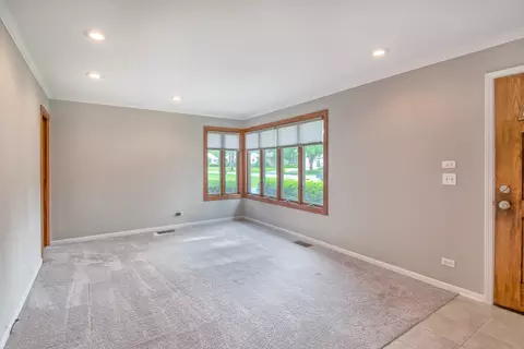 Living - 3715 Jay Ln, Rolling Meadows, IL 60008 photo 2 of 5