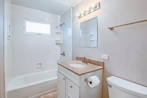 Bath - 3715 Jay Ln, Rolling Meadows, IL 60008 photo 1 of 1
