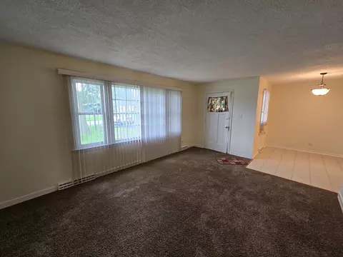 Living - 3620 Arthur Ter, Markham, IL 60426 photo 3 of 8