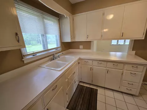 Kitchen - 3620 Arthur Ter, Markham, IL 60426 photo 1 of 3