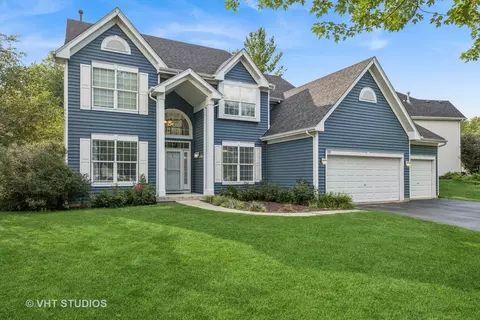 89 Talcott Ave, Crystal Lake, IL 60014