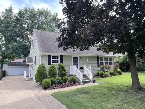 903 W Clark St, Champaign, IL 61821