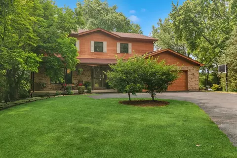 37 Wychwood Ln, South Barrington, IL 60010