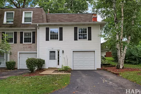 50 Bright Oaks Cir, Cary, IL 60013