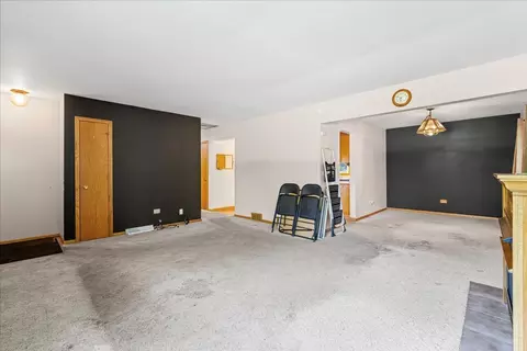 3815 Cheyenne Rd, Gurnee, IL 60031 photo 4