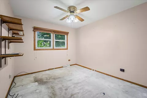 3815 Cheyenne Rd, Gurnee, IL 60031 photo 8