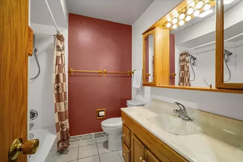 3815 Cheyenne Rd, Gurnee, IL 60031 photo 9