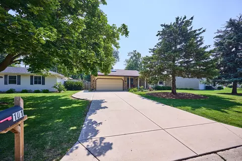 101 Augusta Rd, Oswego, IL 60543