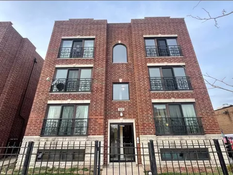 5652 W 63rd St #2W, Chicago, IL 60638