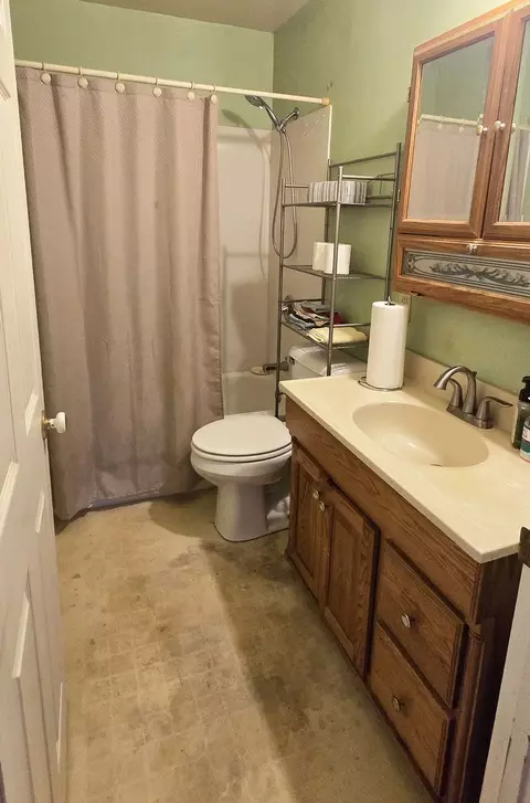 Bath - 508 N Carson Ave, Champaign, IL 61821 photo 1 of 1