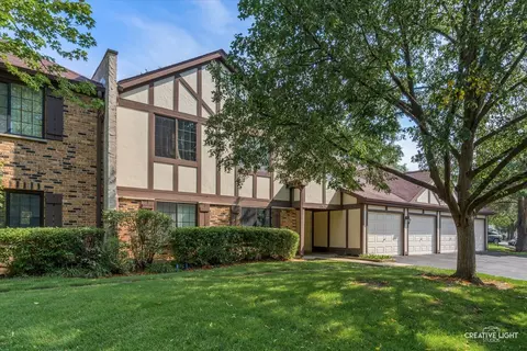 1924 N Hidden Creek Cir #6-76, Palatine, IL 60074