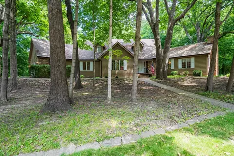 14 Bent Tree Ln, Towanda, IL 61776