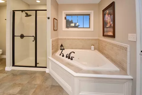 Bath - 755 Serenity Blvd, Normal, IL 61761 photo 4 of 18