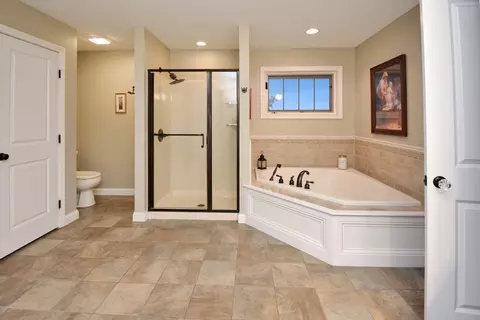 Bath - 755 Serenity Blvd, Normal, IL 61761 photo 8 of 18