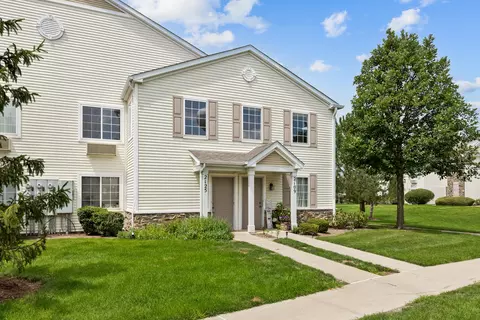 2125 Silverstone Dr #2113, Carpentersville, IL 60110