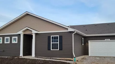 6423 Juniper Dr, Wonder Lake, IL 60097