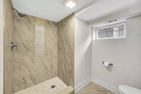 Bath - 55 E 75th St, Chicago, IL 60619 photo 3 of 4
