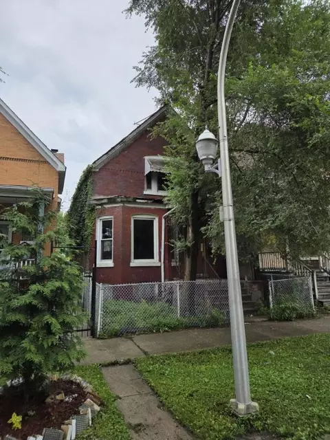 6833 S Bishop St, Chicago, IL 60636