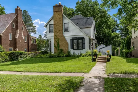 1921 Oxford St, Rockford, IL 61103