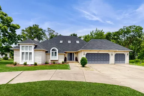 3010 35th St, Oak Brook, IL 60523