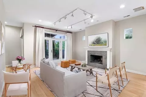 1347 W Washington Blvd #2D, Chicago, IL 60607 photo 2