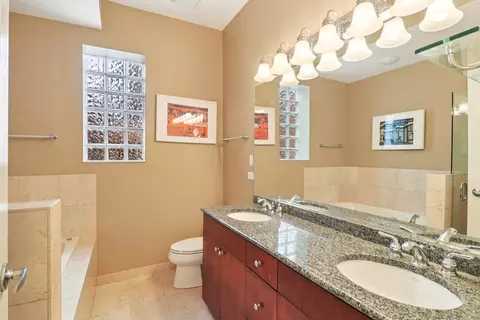 1347 W Washington Blvd #2D, Chicago, IL 60607 photo 12