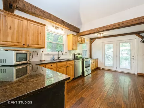 402 N Main St, Algonquin, IL 60102 photo 9
