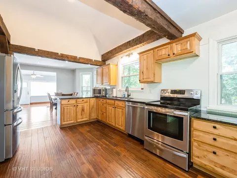 402 N Main St, Algonquin, IL 60102 photo 8