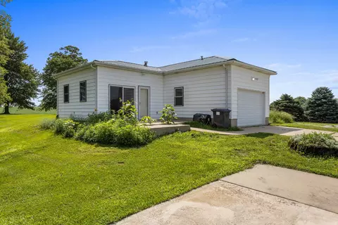 Exterior - 1029 County Road 1500 E, Philo, IL 61864 photo 4 of 10