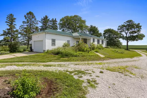 Exterior - 1029 County Road 1500 E, Philo, IL 61864 photo 2 of 10