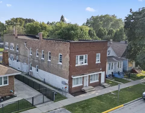 1007 8th St, Waukegan, IL 60085
