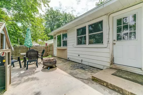 Exterior - 604 E Blaine St, Harvard, IL 60033 photo 4 of 9