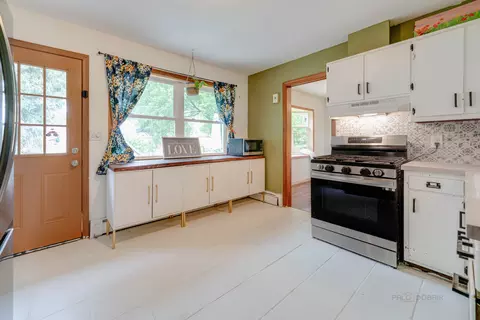 Kitchen - 604 E Blaine St, Harvard, IL 60033 photo 3 of 3