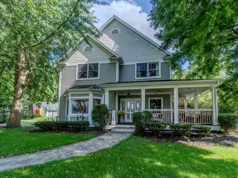 215 N River Rd, Fox River Grove, IL 60021