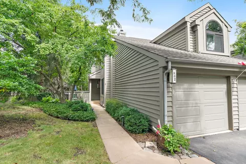 802 Golf Ln #994, Lake Barrington, IL 60010