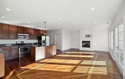 548 E 50th St #3, Chicago, IL 60615 photo 2