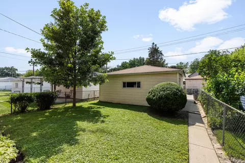 Exterior - 4230 Maple Ave, Brookfield, IL 60513 photo 2 of 3