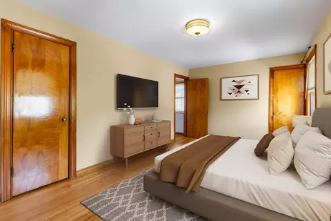 Bedroom - 4230 Maple Ave, Brookfield, IL 60513 photo 2 of 4