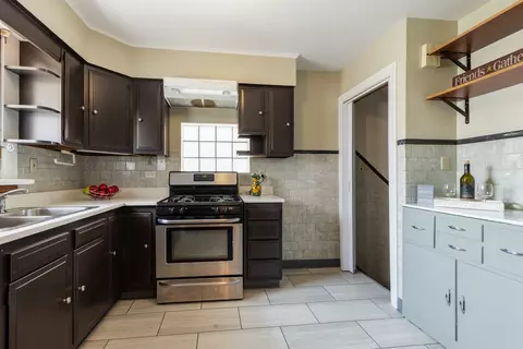 Kitchen - 4230 Maple Ave, Brookfield, IL 60513 photo 2 of 2